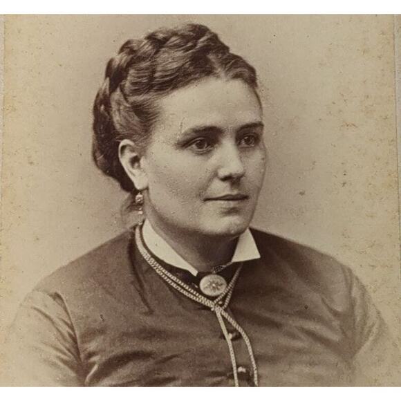 Adult Woman Photograph Smiths Photography Chicago Vintage Carte de Visite - Picture 1 of 2